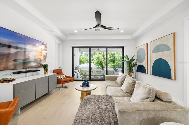 4709 W ESTRELLA STREET, Tampa, FL 33629