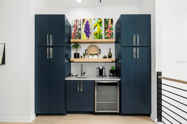 4709 W ESTRELLA STREET, Tampa, FL 33629