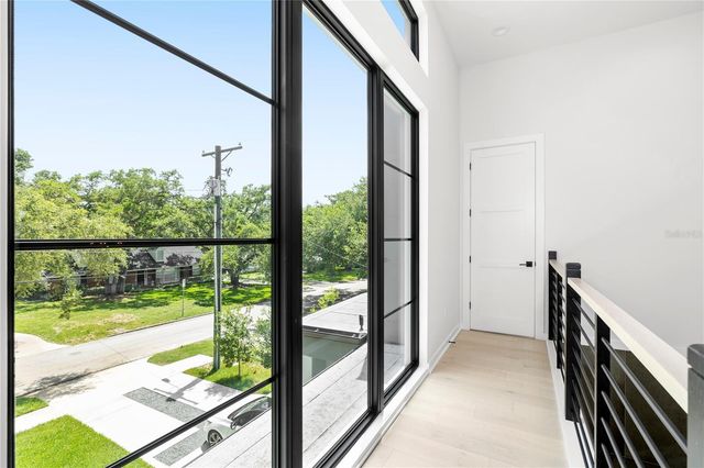 4709 W ESTRELLA STREET, Tampa, FL 33629