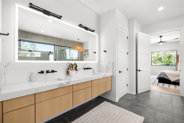 4709 W ESTRELLA STREET, Tampa, FL 33629