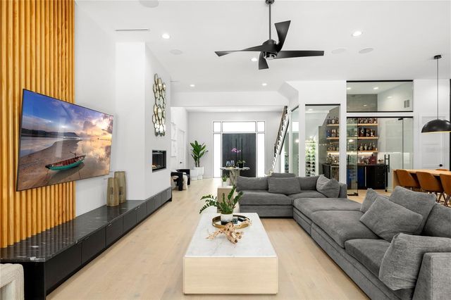 4709 W ESTRELLA STREET, Tampa, FL 33629