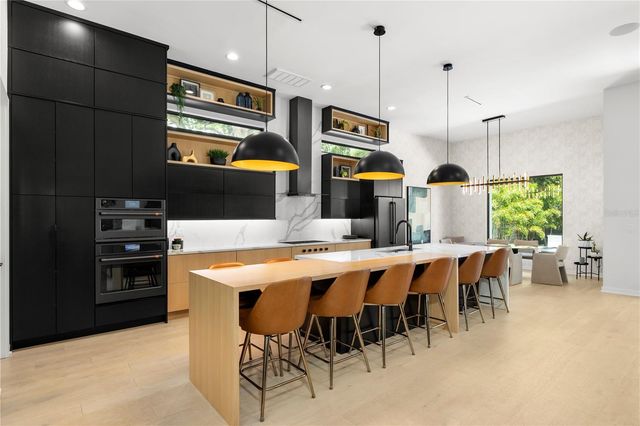 4709 W ESTRELLA STREET, Tampa, FL 33629