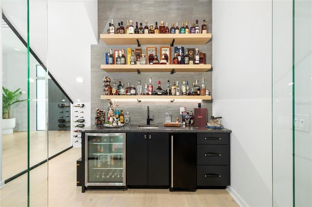 4709 W ESTRELLA STREET, Tampa, FL 33629