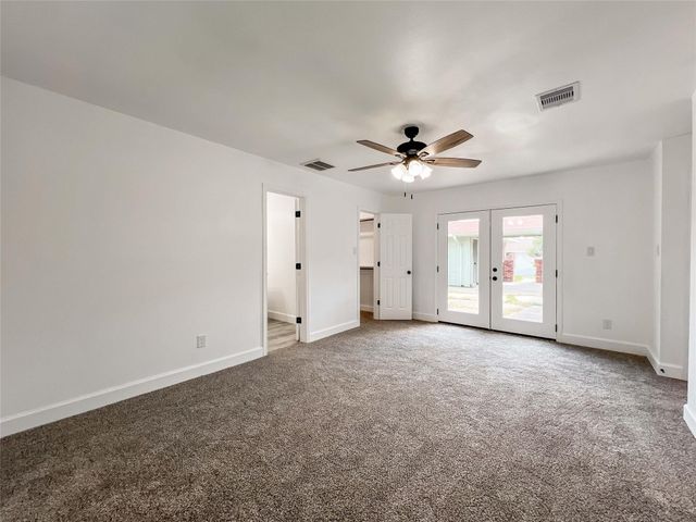 7851 Pecan Villas Drive, Houston, TX 77061