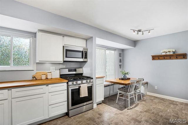 1424 Twin Trails Drive, Fenton, MO 63026