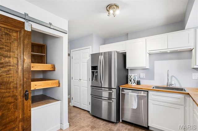 1424 Twin Trails Drive, Fenton, MO 63026