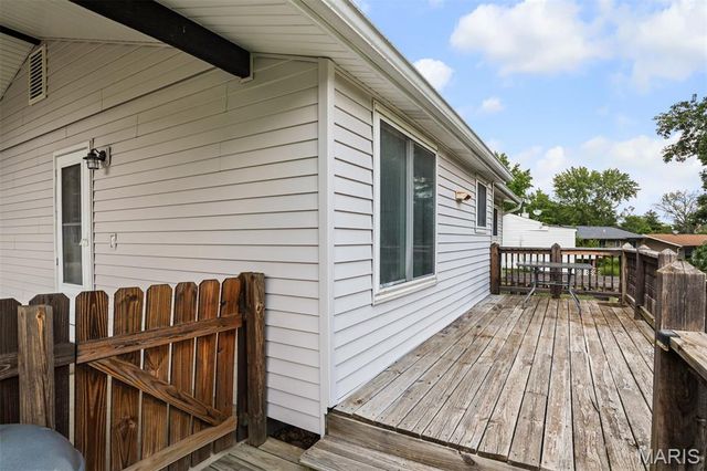 1424 Twin Trails Drive, Fenton, MO 63026