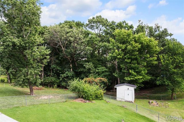 1424 Twin Trails Drive, Fenton, MO 63026