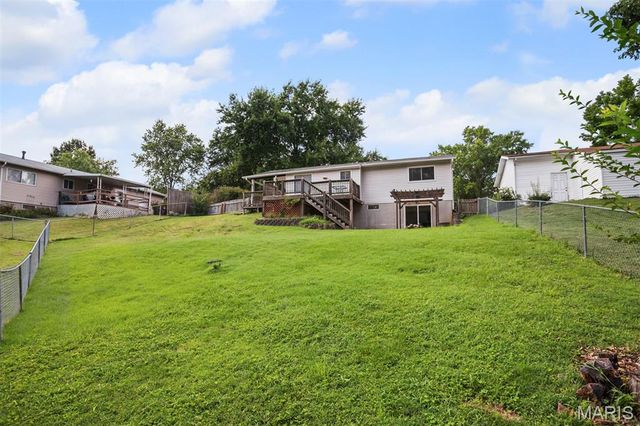 1424 Twin Trails Drive, Fenton, MO 63026