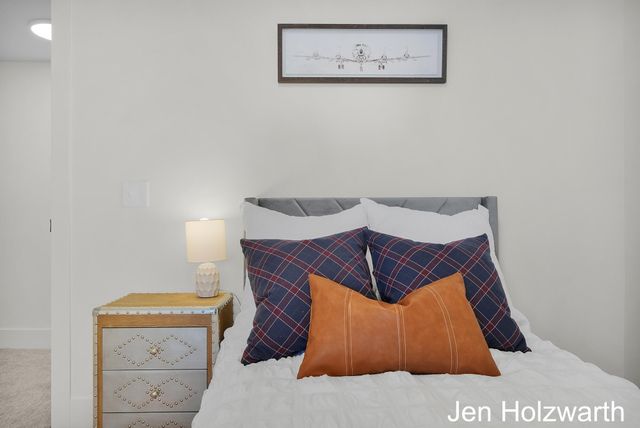 5650 16th Avenue, Georgetown Twp, MI 49426