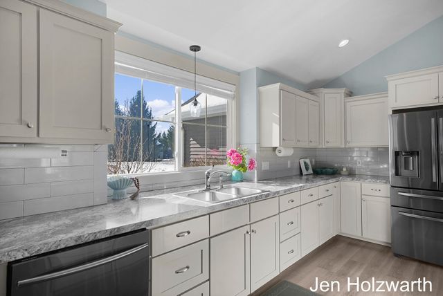 5650 16th Avenue, Georgetown Twp, MI 49426