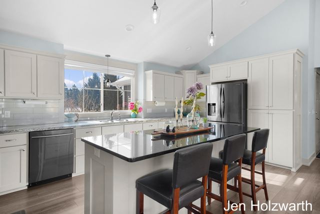 5650 16th Avenue, Georgetown Twp, MI 49426