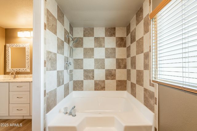 1507 E HELENA Drive, Phoenix, AZ 85022