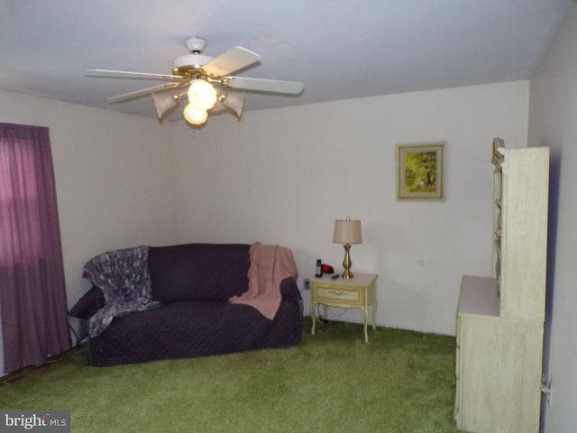 5 BROOKSIDE DR, Sewell, NJ 08080