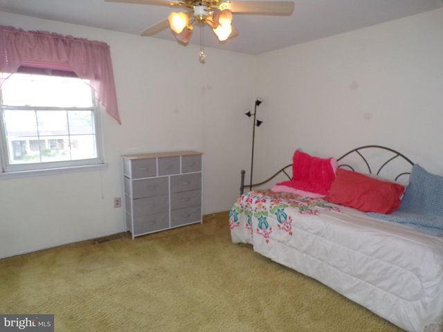 5 BROOKSIDE DR, Sewell, NJ 08080
