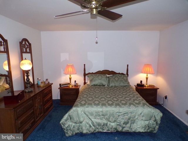 5 BROOKSIDE DR, Sewell, NJ 08080