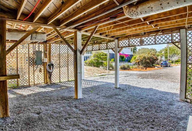 580 Parker Dr., Pawleys Island, SC 29585