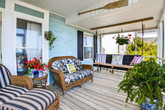 580 Parker Dr., Pawleys Island, SC 29585