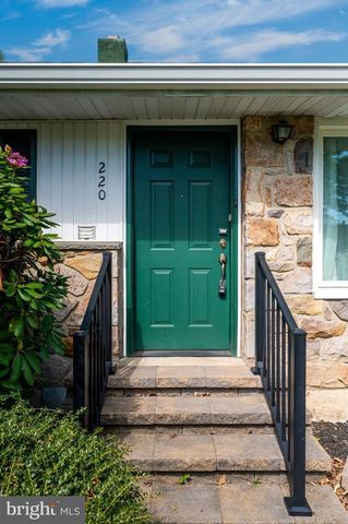 220 MAPLE SPRINGS DR, Birdsboro, PA 19508