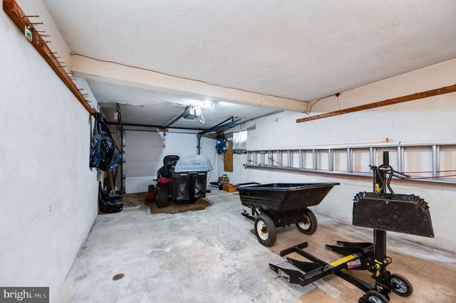 220 MAPLE SPRINGS DR, Birdsboro, PA 19508