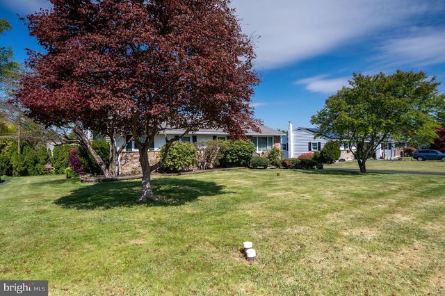 220 MAPLE SPRINGS DR, Birdsboro, PA 19508