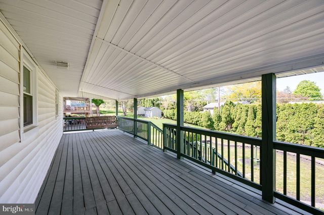 220 MAPLE SPRINGS DR, Birdsboro, PA 19508