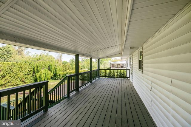 220 MAPLE SPRINGS DR, Birdsboro, PA 19508