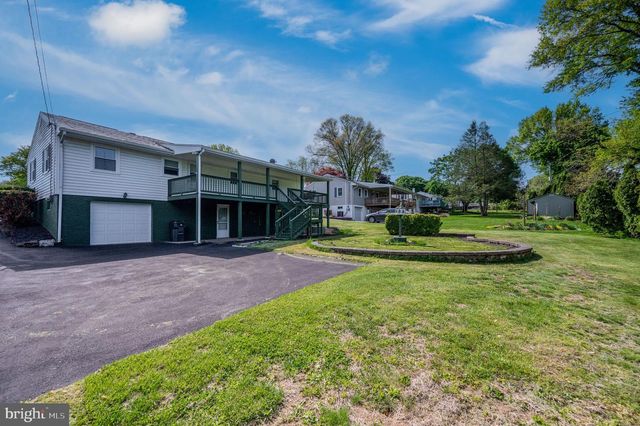 220 MAPLE SPRINGS DR, Birdsboro, PA 19508