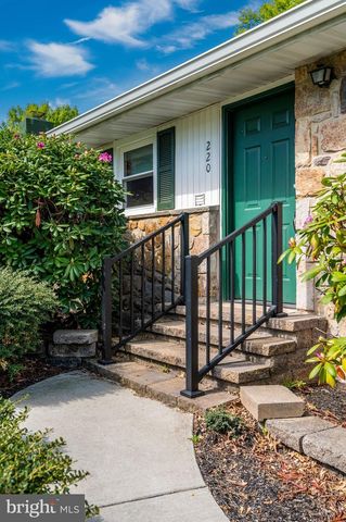 220 MAPLE SPRINGS DR, Birdsboro, PA 19508