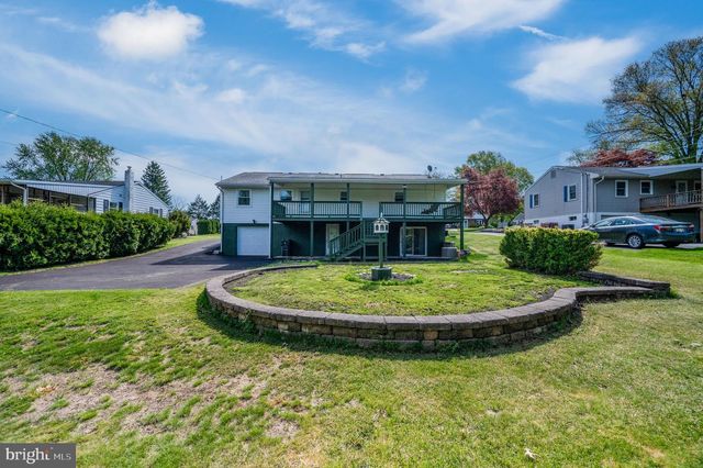 220 MAPLE SPRINGS DR, Birdsboro, PA 19508