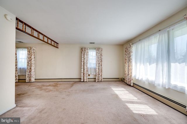 220 MAPLE SPRINGS DR, Birdsboro, PA 19508