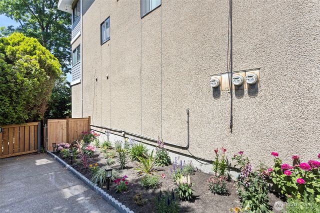 6013 4th Avenue NW, Seattle, WA 98107