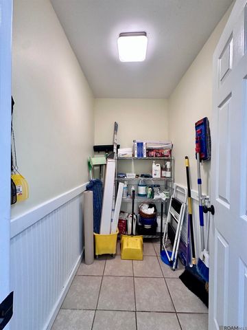 318 E Cornerview St, Gonzales, LA 70737