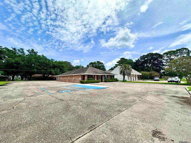 318 E Cornerview St, Gonzales, LA 70737