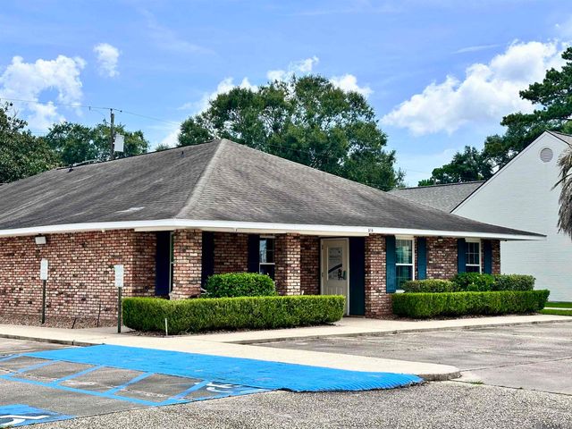 318 E Cornerview St, Gonzales, LA 70737