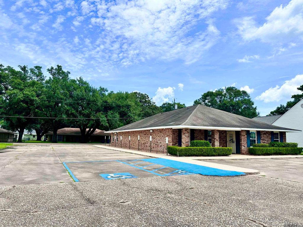 318 E Cornerview St, Gonzales, LA 70737