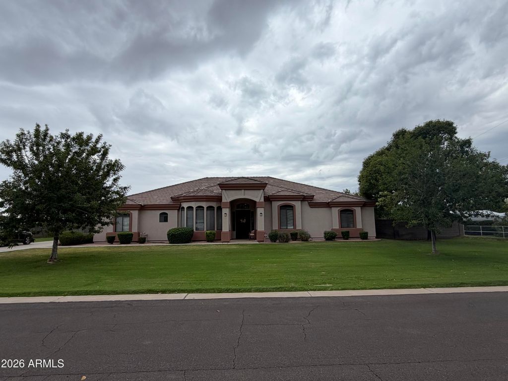 2215 E VIRGINIA Street, Mesa, AZ 85213 — photo 2