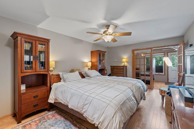 7214 W Mequon Square DRIVE, Mequon, WI 53092