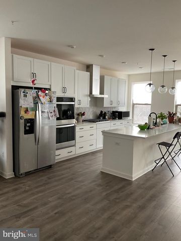 45968 SWALLOW TER, Sterling, VA 20165