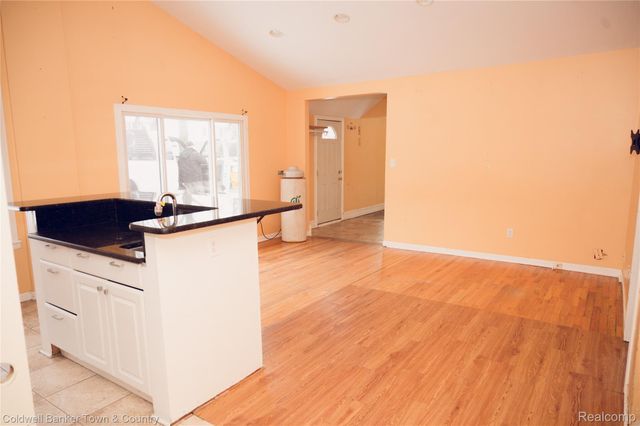 1733 WESTWOOD Drive, Troy, MI 48083