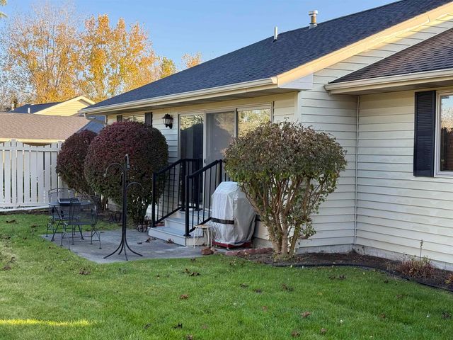 210 Cresthaven Lane, Mount Pleasant, MI 48858