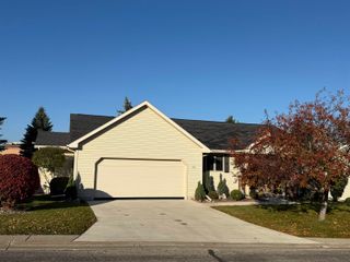 210 Cresthaven Lane, Mount Pleasant, MI 48858