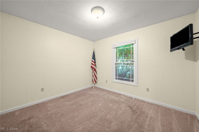 6031 Woodcrest Avenue NE, Canton, OH 44721