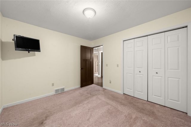 6031 Woodcrest Avenue NE, Canton, OH 44721