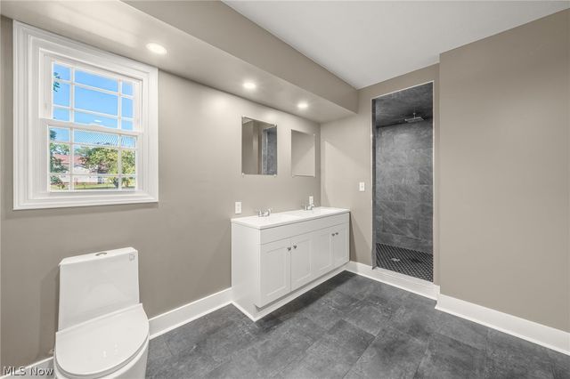 6031 Woodcrest Avenue NE, Canton, OH 44721