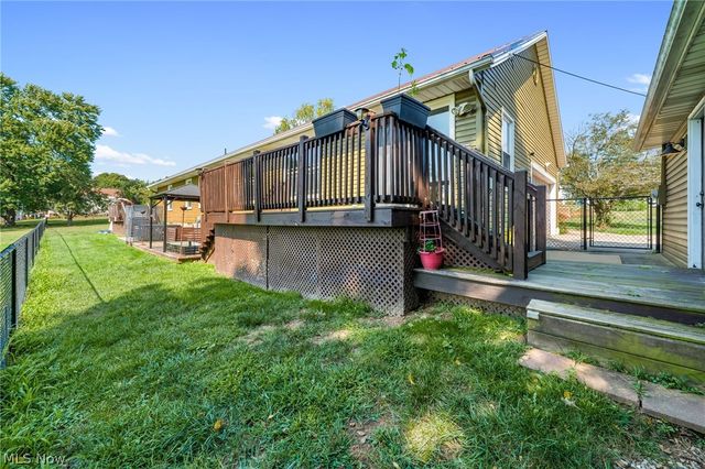 6031 Woodcrest Avenue NE, Canton, OH 44721