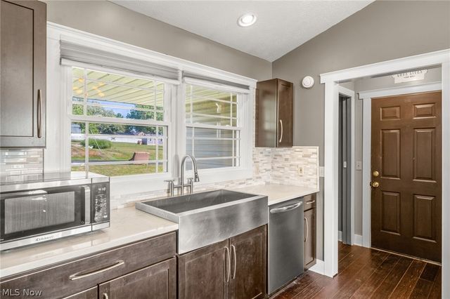 6031 Woodcrest Avenue NE, Canton, OH 44721
