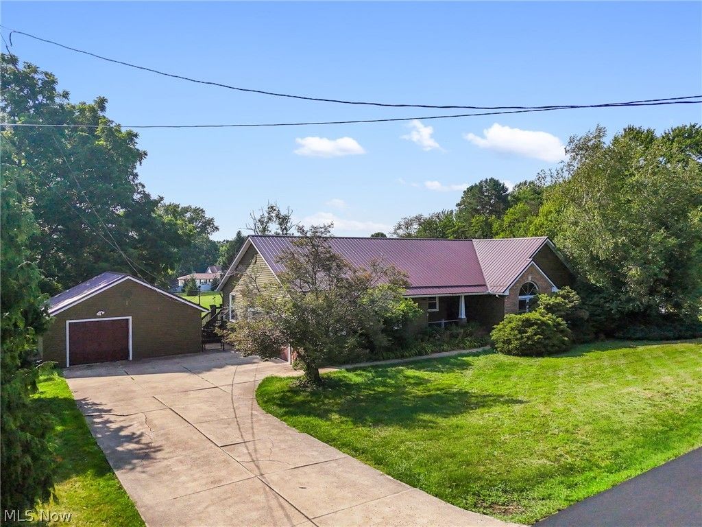 6031 Woodcrest Avenue NE, Canton, OH 44721