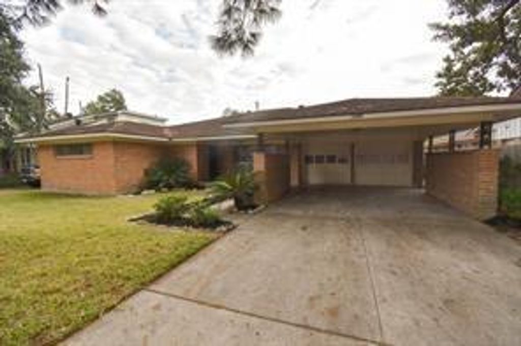 8322 Wynbrook Street, Houston, TX 77061