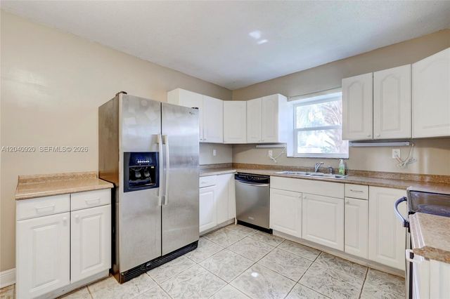 350 Sunshine Dr, Coconut Creek, FL 33066